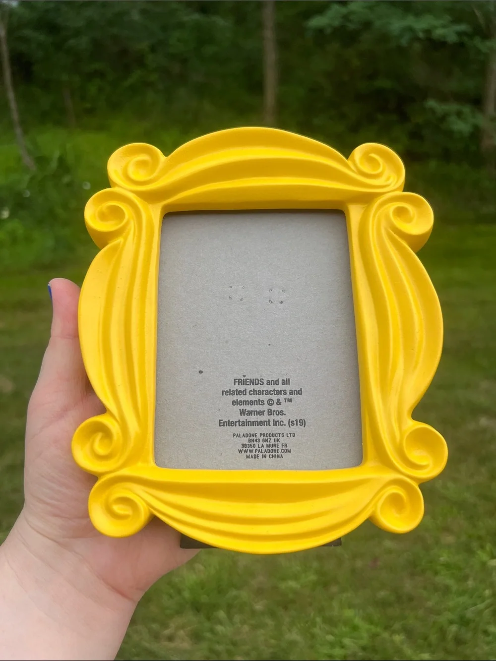 Vintage FRIENDS Peephole Picture Frame TV Show Prop Gift in Box Yellow Whimsical